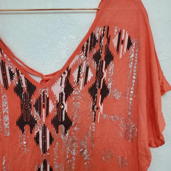 VANITY | NWT V Neck Coral Aztec Ikat Print Large - Picture 2 of 5